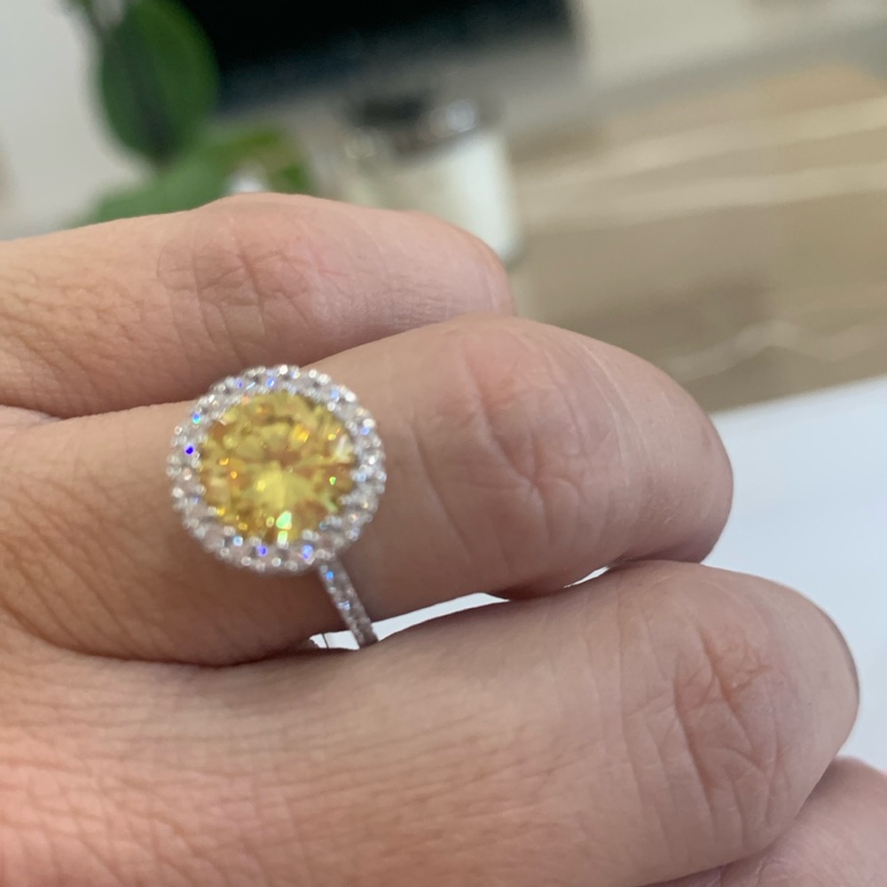 Women’s sterling silver ring